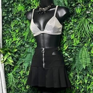 Dolls Kill Poster Girl Skirt Medium Black Pleated Cut Out Zip Front Mini  3613